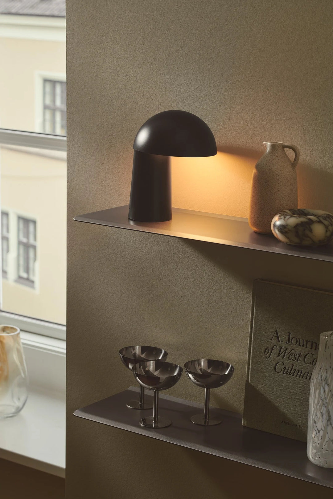 Faye Portable | Table lamp | Black